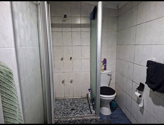 3 BEDROOM FREEHOLD FOR SALE IN LOMBARDY EAST